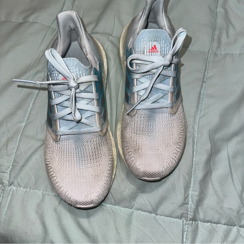 EUC Women’s Adidas Ultraboost Size 5.5